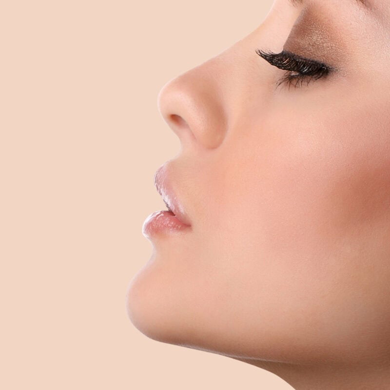 Anatomische Darstellung harmonischer Lippenproportionen mit Kontur, Amorbogen und Lippenvolumen